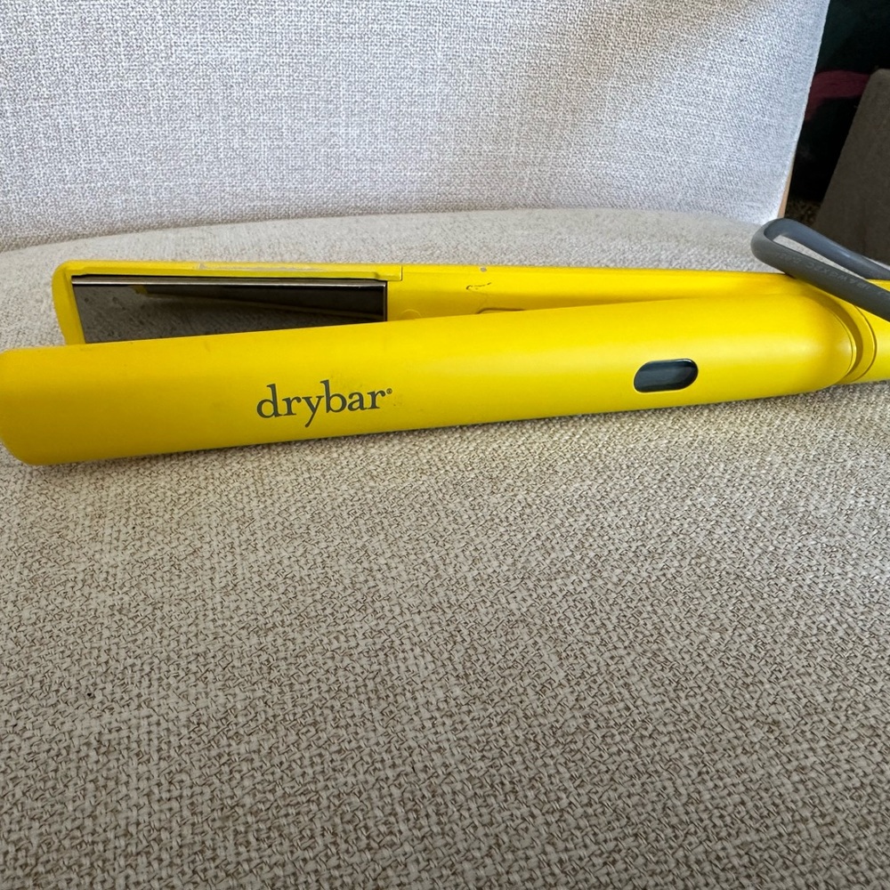 Drybar Straightener